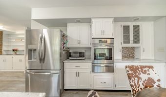 1641 Hillcrest Ave, Anderson, IN 46011