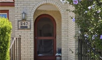 247 W Main Rd, Middletown, RI 02842