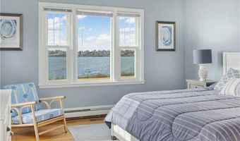 112 Esplanade, Middletown, RI 02842