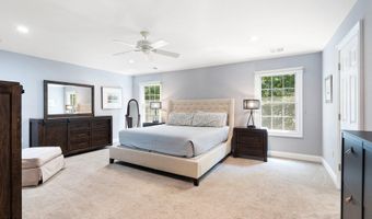 55 Heritage Dr, Allentown, NJ 08501