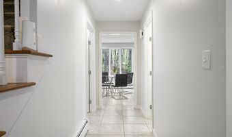 15 Roosevelt Dr, Bedford, NH 03110