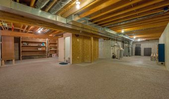 1408 Duesenberg Dr, Auburn, IN 46706