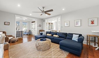 112 8TH St E, Beach Haven, NJ 08008