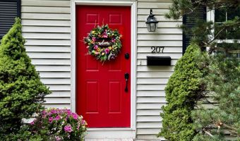 207 Diane Ln, Bristol, CT 06010