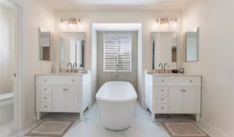 10242 Garden State Dr, Las Vegas, NV 89135