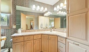 801 Pine Dr, Angola, IN 46703