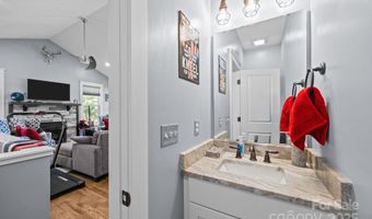2 Wood Path Ln, Arden, NC 28704