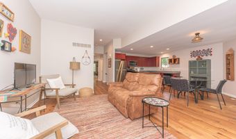 609 Ridgewood Ct, Ann Arbor, MI 48103