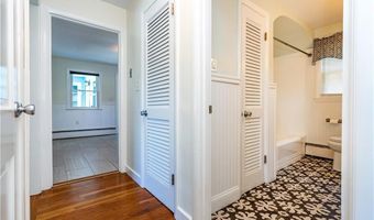 11 Bellevue Dr, Cranston, RI 02920