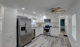 906 Wren Cir, Barefoot Bay, FL 32976