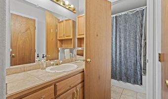 813 E 2nd St, Weatherford, TX 76086