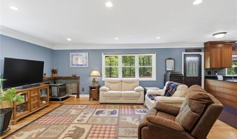 193 Lake Washington Dr, Glocester, RI 02814