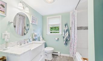 24 E Shore Rd, Narragansett, RI 02882