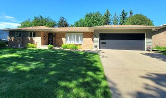 1824 Eisenhower Cir, Aberdeen, SD 57401