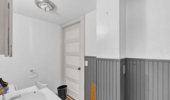 77 Center St, Bangor, ME 04401