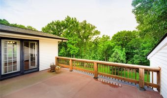 50 W Oak Hill Dr, Ballwin, MO 63021
