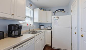 6 Kingfish St, Alligator Point, FL 32346