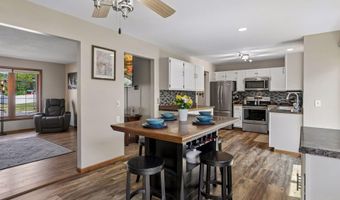7370 158th St W, Apple Valley, MN 55124