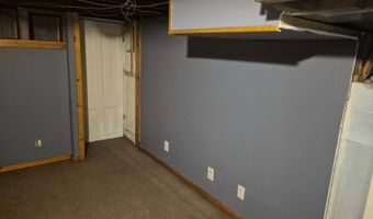 101 W Givens St, Abingdon, IL 61410