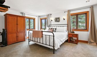 43630 Rainbow Ln, Angelus Oaks, CA 92305