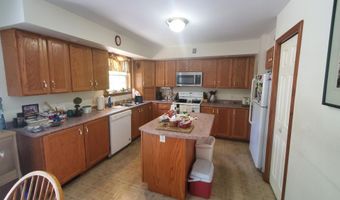 41 Dana Dr, Bangor, ME 04401