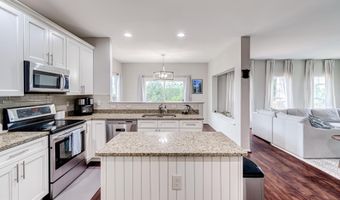 43865 LAUREL RIDGE Dr, Ashburn, VA 20147