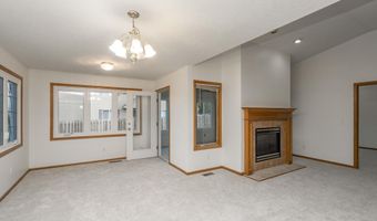809 NE 5th St, Ankeny, IA 50021