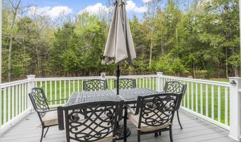 90 Village Place Dr, Barrington, NH 03825