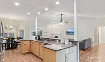26 Ocaso Dr, Asheville, NC 28806