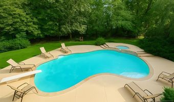 46 Overlook Rd, Alpine, NJ 07620