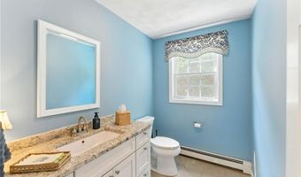 3 Sandy Ln, Bristol, RI 02809