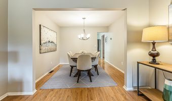 1040 Greenhills Dr, Ann Arbor, MI 48105