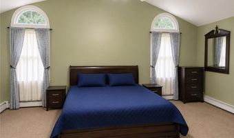 3 Meadow Cir, Barrington, RI 02806