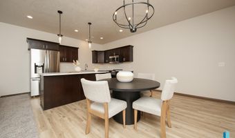 2425 E Caolinn Pl, Brandon, SD 57005