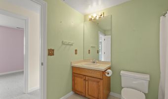 18 Harbor Hill Dr, Bourne, MA 02532