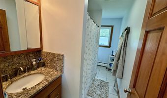 34 Kelly Crest Rd, Branford, CT 06405