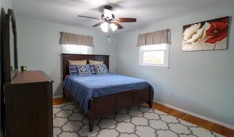 18 Meadowcrest Dr, Cumberland, RI 02864