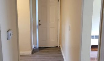 98 E Burnham St, Bloomfield, CT 06002