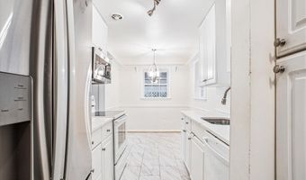 7116 WAYNE Dr, Annandale, VA 22003