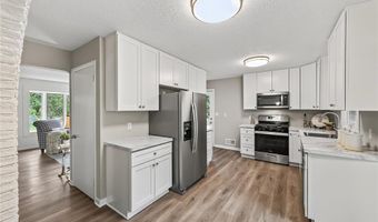 729 40th Ln, Anoka, MN 55303