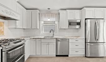 60 Heck Ave, Ocean Grove, NJ 07756