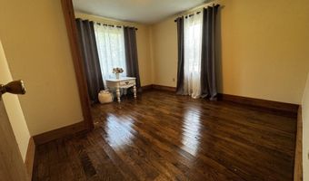 713 E Benton Ave, Ava, MO 65608