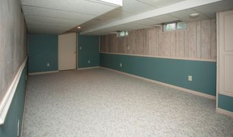 4020 Douglas Ave, Des Moines, IA 50310