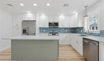 33 Jefferson Ave, East Providence, RI 02915