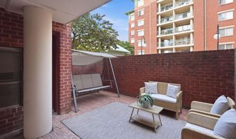 610 N WEST St N 105, Alexandria, VA 22314