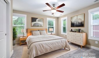 29 Crayton Park Dr, Asheville, NC 28803