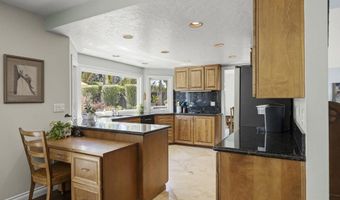2142 Klamath Dr, Camarillo, CA 93010