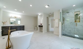 408 W Foxdale Ln, Arlington Heights, IL 60004