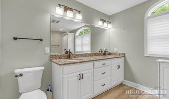 123 Liberty Ln, Banner Elk, NC 28604