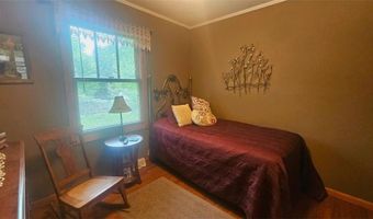 1912 S Oak Knoll Dr NE, Alexandria, MN 56308